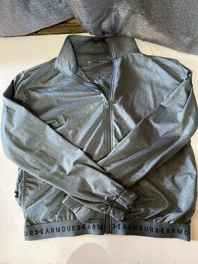 Under Armour Women's Gray Lightweight Full-Zip Athletic  Jacket